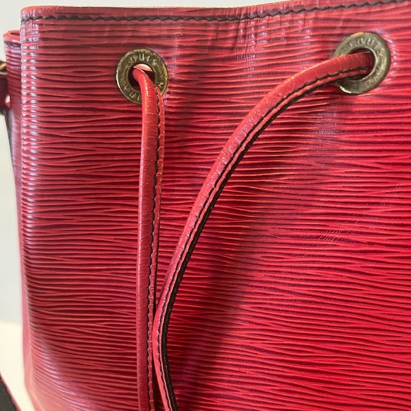 Louis Vuitton Epi Noe GM Leather Bucket Bag (large) Vintage & EUC (Authentic) - Picture 2 of 16